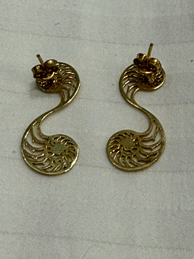 Nomi AM-04 — gold tone