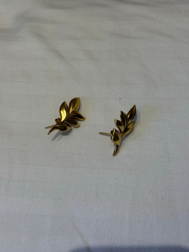 Nomi BM-06 — gold tone